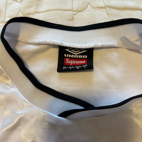 Supreme/Umbro - Soccer Jersey - Shorts and Shirt Set - Picture 3 of 12